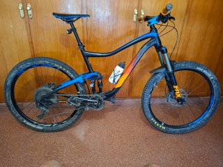 Bicicleta Descenso Montaña GIANT suspension FOX