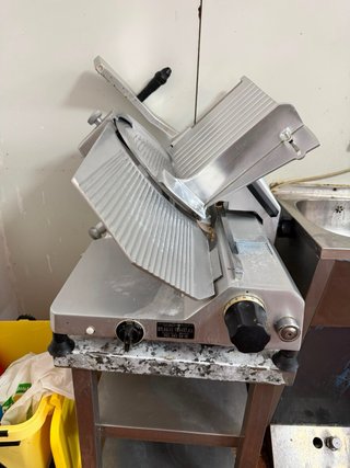 Carniceria Halal y Pescaderia Traspaso