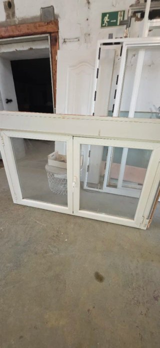Ventana aluminio con persiana 3 unidades de 180x12