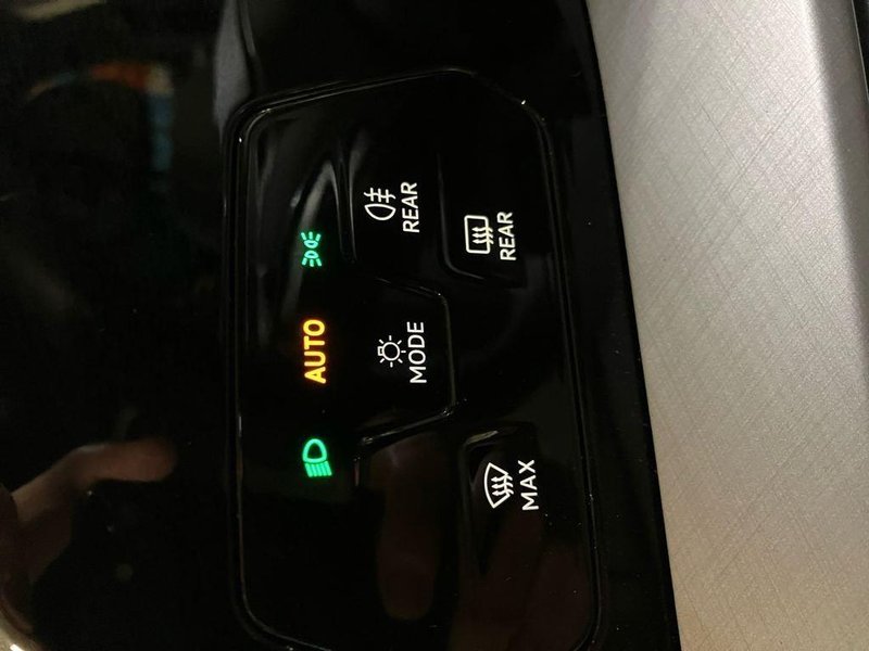 Volkswagen Golf 2025, foto 17