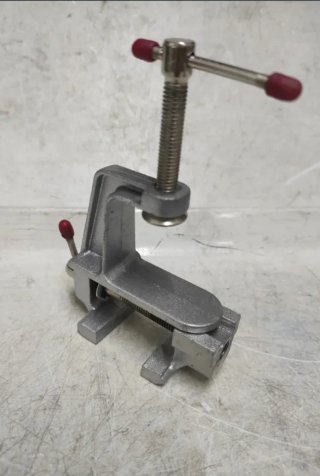 Tornillo de banco pequeño
