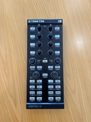 Native Instruments DJ Traktor Kontrol X1 MK1.