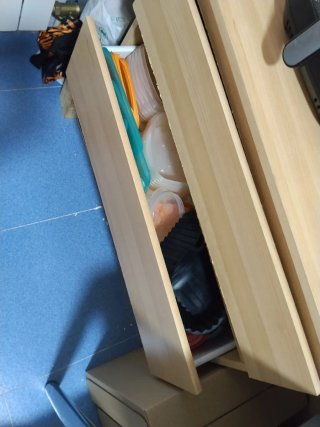 Cómoda de madera , de tres cajones
