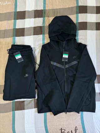 Conjunto Nike Tech Fleece Negro