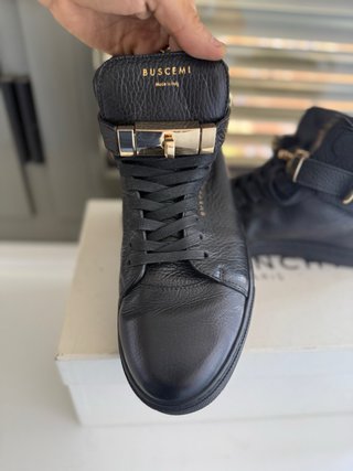 Buscemi Piel Negra T.41 Detalle Dorado (8)