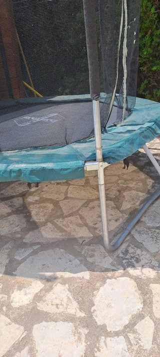 Cama elástica con red de seguridad