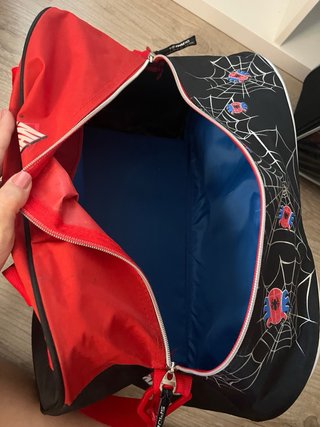 Bolsa de Viaje Marvel Spiderman Roja y Negra