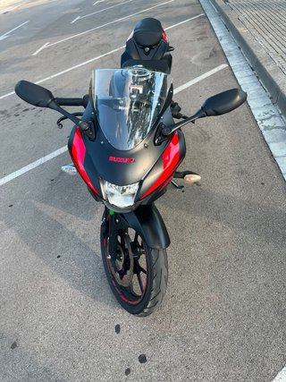 Suzuki GSXR 125 2019 Negra/Roja