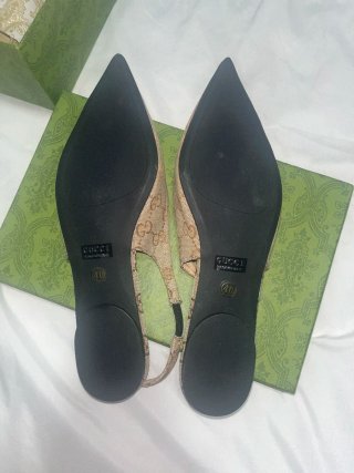 Sandalias Gucci Beige y Doradas