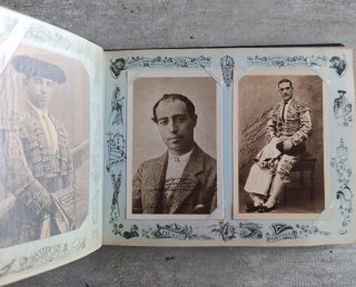 Álbum Biográfico Taurino