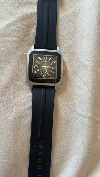 Reloj DKNY Cuadrado Negro y Plateado