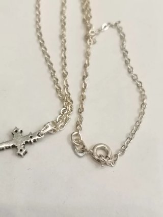 Cadena y colgante cruz granates plata