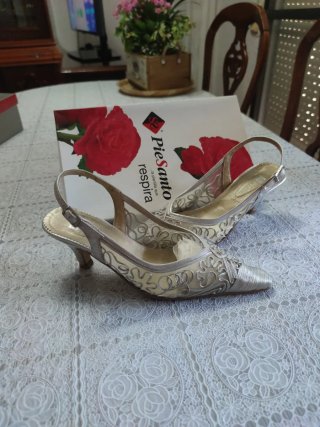 Zapatos Piesanto Talla 39 Dorados/Plateados