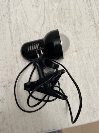 Lámpara con pinza negra