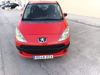 Peugeot 1007 rojo