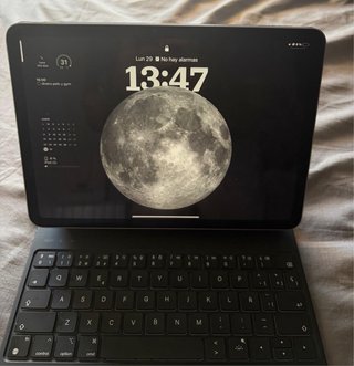 iPad Air M3 10.9 Plata, con apple pencil y teclado