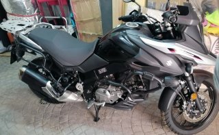 Moto Suzuki V-Strom 650 Negra