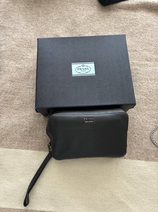 Pouch Piel Prada Negro