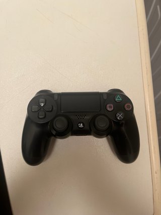 PS4 Slim Negra con Mando