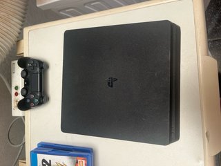 PS4 Slim Negra con Mando