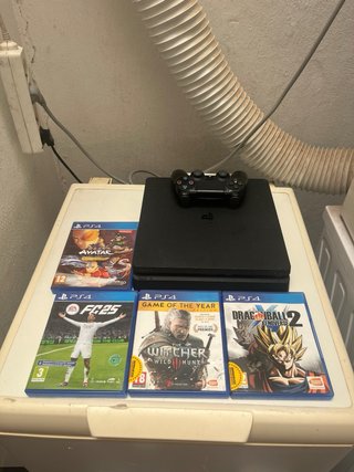 PS4 Slim Negra con Mando