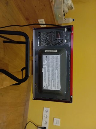 Microondas Rojo