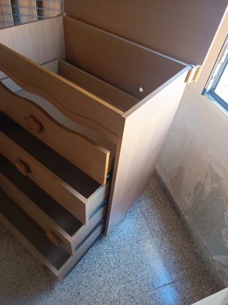 Cambiador de bebé de madera