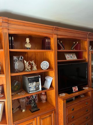 Mueble de salón madera y cristal