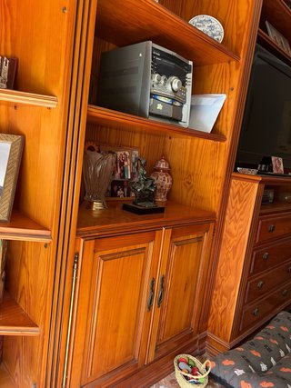 Mueble de salón madera y cristal