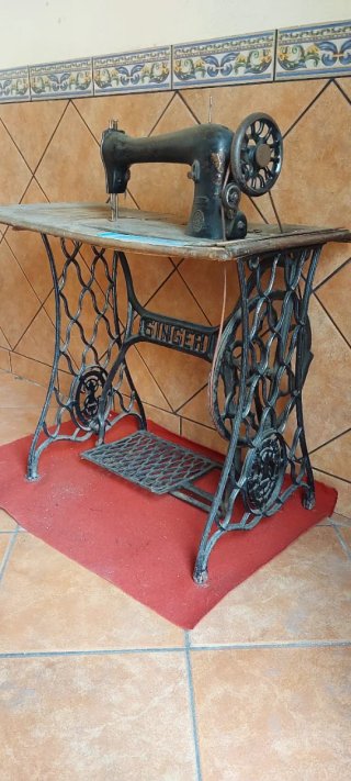 Máquina de coser Singer con pedal(treadle)