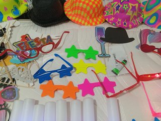 100 Accesorios Photocall y leds Divertidos