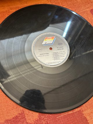 Disco Radiofutura Veneno en la Piel
