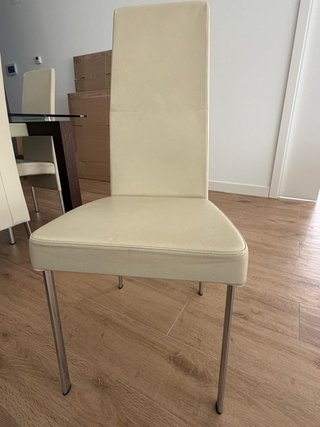 Mesa Comedor Cristal + 6 Sillas Piel Beige
