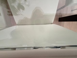 Mesa Comedor Cristal + 6 Sillas Piel Beige