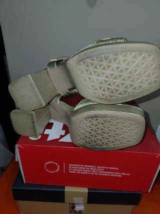Sandalias XTI doradas tacón plataforma