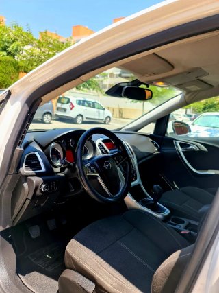Opel Astra 2010