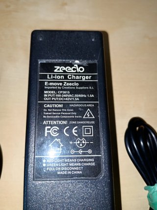 Cargador Patinete Eléctrico Zeeclo