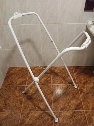Bañera bebé morada con patas plegables