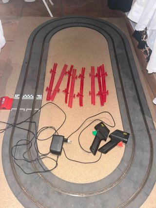Circuito Scalextric con mandos y transformador