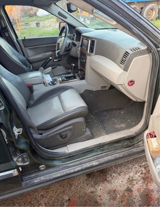 Jeep Grand Cherokee con motor roto
