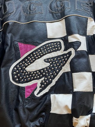 Chaqueta Grimey Negra y Rosa