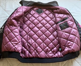 Chaqueta Grimey Negra y Rosa