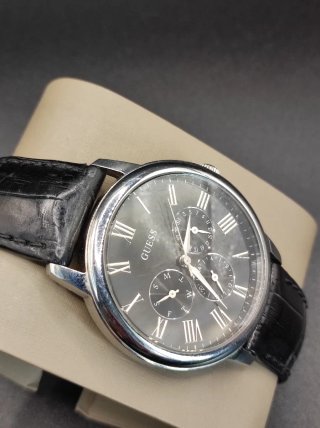 Reloj Guess Negro y Plateado