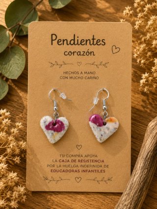 Pendientes solidarios artesanales