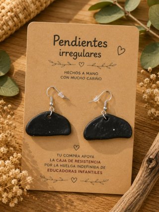 Pendientes solidarios artesanales
