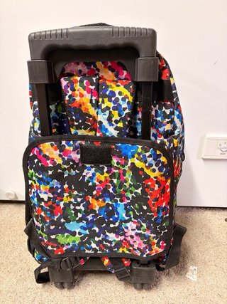 Mochila con ruedas multicolor