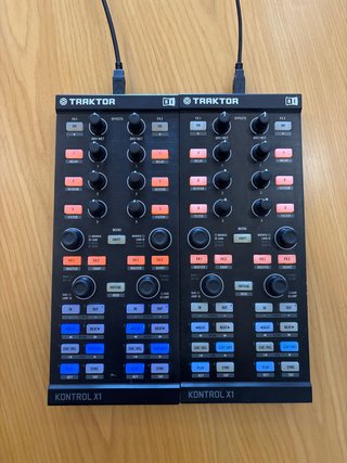 Pack 2 Controladores DJ Traktor Kontrol X1 MK1.