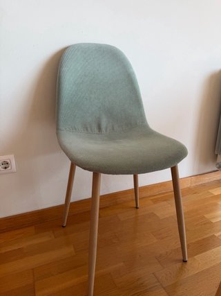 Mesa y 4 Sillas Comedor