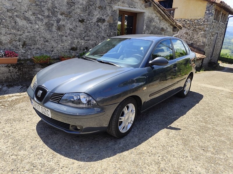 SEAT Cordoba 1.9 tdi 100cv - foto 1