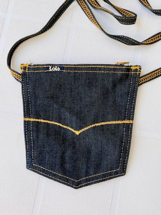 Bolso Lois negro y dorado